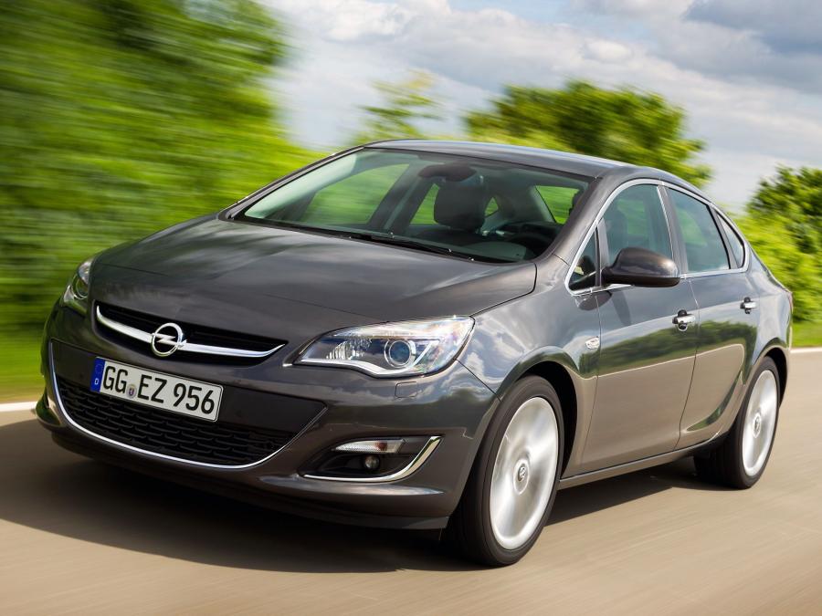 Opel Astra Sedan '2013